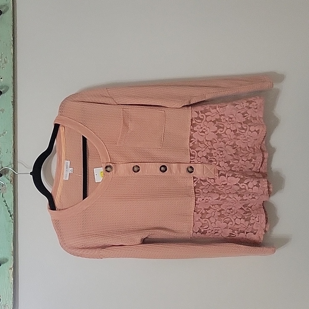 Cute waffle & lace top
